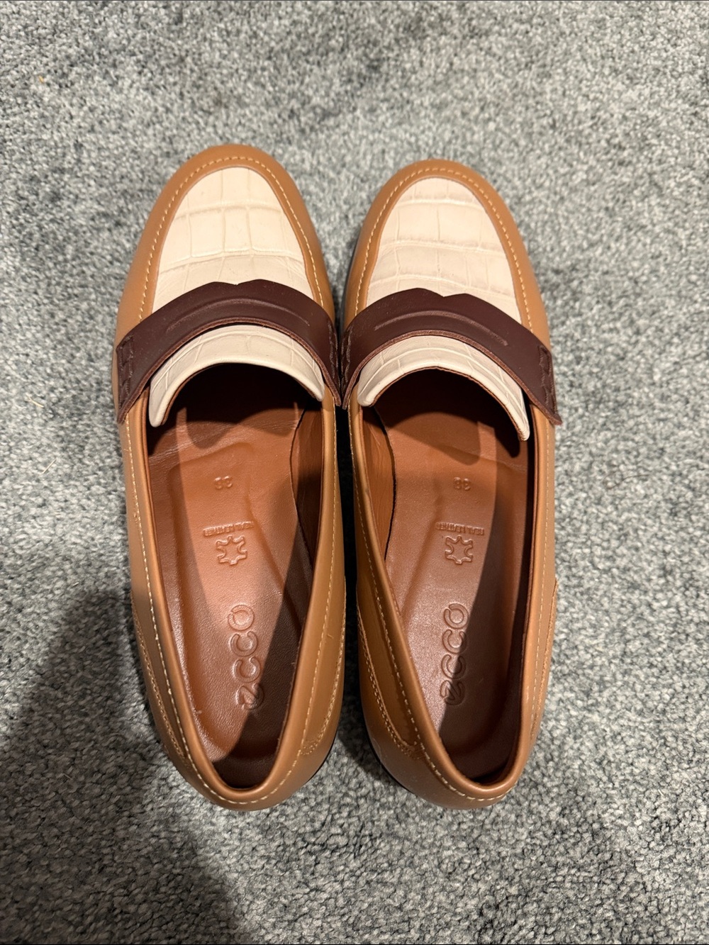 Ecco Two-Tone Tan, Cream & Brown Leather Penny Loafers. Size 38 (8) women - Picture 2 of 5